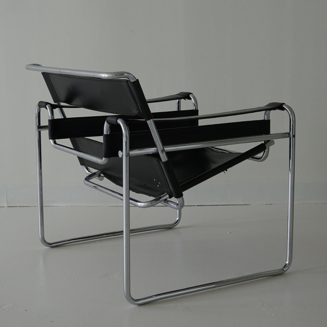 Authentic Wassily B3 Black Leather Armchair by Breuer for Gavina, Italy