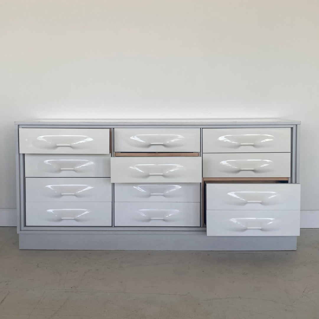 Light Grey Nine Drawer Dresser by Giovanni Maur for Treco, 1970's