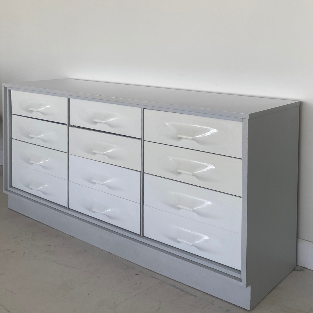 Light Grey Nine Drawer Dresser by Giovanni Maur for Treco, 1970's