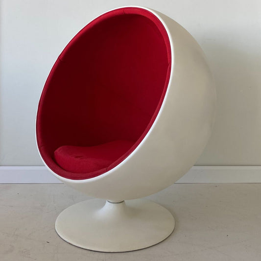 Fiberglass Ball Chair (Replica) designed by Eero Aarnio