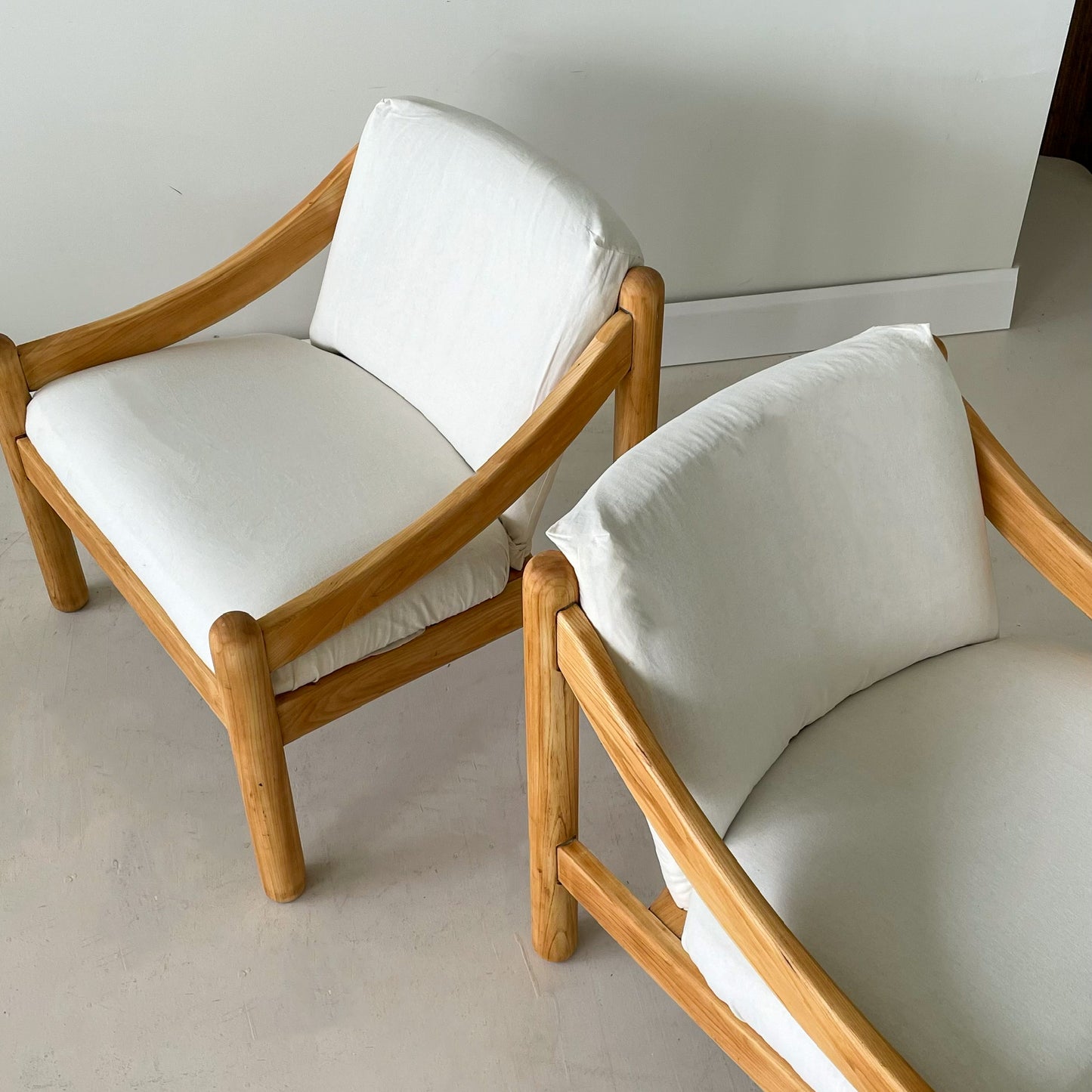 Carimate Lounge Lounge Chairs designed by Vico Magistretti